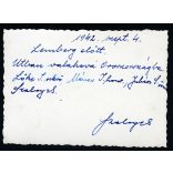 „Lemberg előtt”. Magyar katonák vonaton, Szalay Sándor, honvéd, kitüntetés, katona, egyenruha, jármű, közlekedés, 2. világháború, Horthy-korszak, 1942, 1940-es évek, Eredeti fotó, hátulján feliratozott papírkép. 