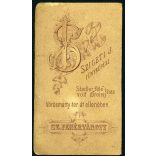 Szigeti J. műterme, Székesfehérvár, egyenruha, Ferencz József emlékérem, kitüntetés, monarchia, 1890-es évek, Eredeti CDV, vizitkártya fotó, széle vágott.   