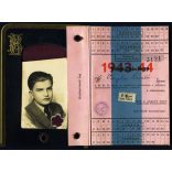 Budapesti Korcsolyázó Egylet Tagsági jegy, Budapest, arcképes igazolvány ifj. Vargha László részére, pecséttel, mélynyomó bélyegzővel jelzett, Horthy-korszak, 1943, 1940-es évek, Eredeti fotós igazolvány. 