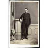 Mayer és Bietler fényképírók műterme, Szeged, elegéns fiú magyaros ruhában, ritka műterem, helytörténet, monarchia, 1860-as évek, Eredeti CDV, vizitkártya fotó.  