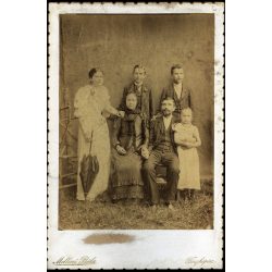   Nagyobb méret, Mellini Béla fényképész mobil műterme, ritka, család gyerekekkel, monarchia, 1890-es évek, Eredeti kabinetfotó. 
