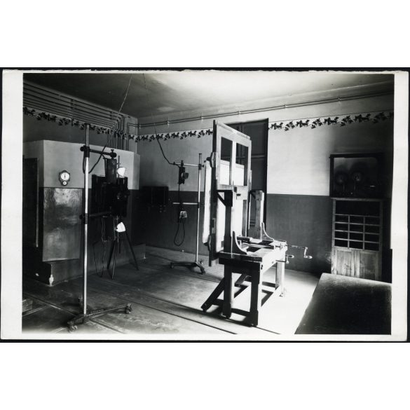 Nagyobb méret, Magyar Honvéd Térképészeti Intézet, Budapest, műterem, reprodukciós fényképezőgép, katonai, 1930-as évek, Horthy-korszak, Eredeti fotó, papírkép. 