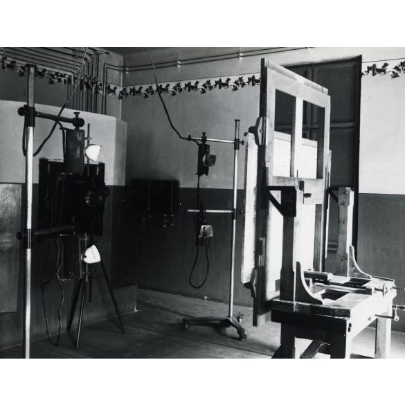 Nagyobb méret, Magyar Honvéd Térképészeti Intézet, Budapest, műterem, reprodukciós fényképezőgép, katonai, 1930-as évek, Horthy-korszak, Eredeti fotó, papírkép. 