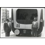 Orion televízió reklám egy felvonuláson a gyár vezetőivel, Budapest, tv, szocializmus, 1950-es évek, . Eredeti fotó, papírkép.  