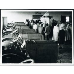   Traktorok egy magyar mezőgazdasági kiállításon, 3 éves terv,  kommunizmus, 1940-es évek, . Eredeti fotó, papírkép.   