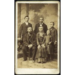   Ismeretlen műterem, Budapest, család portréja, monarchia, 1885, 1880-as évek, Eredeti CDV, vizitkártya fotó.  