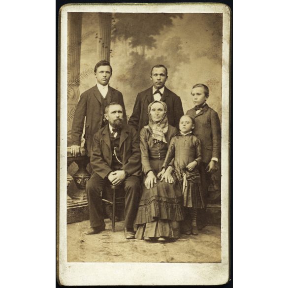 Ismeretlen műterem, Budapest, család portréja, monarchia, 1885, 1880-as évek, Eredeti CDV, vizitkártya fotó.  
