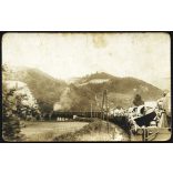 „Csapatszállítás a frontra Ivangorod”, magyar katonák szállítása tehervonaton, 1. világháború, egyenruha, jármű, közlekedés, vasút, monarchia, 1910-es évek, Eredeti fotó, hátulján feliratozott papírkép. 