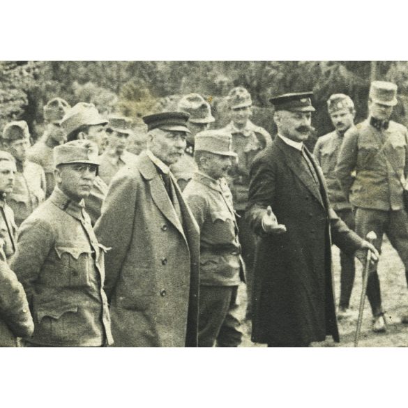 „Budapesti 29. népfölkelő gyalogezred 1. zászlóalj parancsnokság”, katonai vezetők eligazítást tartanak, 1. világháború, egyenruha, monarchia, 1917, 1910-es évek, Eredeti fotó, hátulján feliratozott papírkép, tábori posta. 