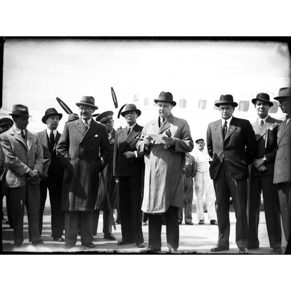 Eredeti üveg NEGATÍV! Álgyay-Hubert Pál államtitkár, vitéz Héjjas Iván, v dr. Grosschmid István a MALERT elnökigazgatója, Orlowsky Leon lengyel nagykövet, repülésügyi szakemberek, Budaörs, repülőtér, repülőgép, Magyar Légiforgalmi RT.,  Horthy-korsza