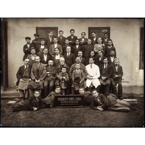 Nagyobb méret, Miskolczy Dénes és Társa Műbútorgyár, Újpest, Deák Ferenc utca 141, Budapest, munkások, ipar, helytörténet, 1930-as évek, Horthy-korszak, Eredeti fotó, papírkép. 