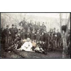   Magyar katonák egy katonai kórházban, egyebruha, hangszerek, 1. világháború előtt, monarchia, Eredeti fotó, hátulján feliratozott papírkép, Nagylakra címezve.  