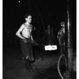 Fotó negatív! Ráth Károly fotográfus, Csepel (Budapest), Molnár Mátyás ifjúmunkás, munkás, kohász, gyár, ipar, foglalkozás, kommunizmus, 1951, 1950-es évek, „Az erős magyar nehézipar egyik kovácsa, Molnár Mátyás ifjúmunkás. (Béke és Szabadság)”. A fo