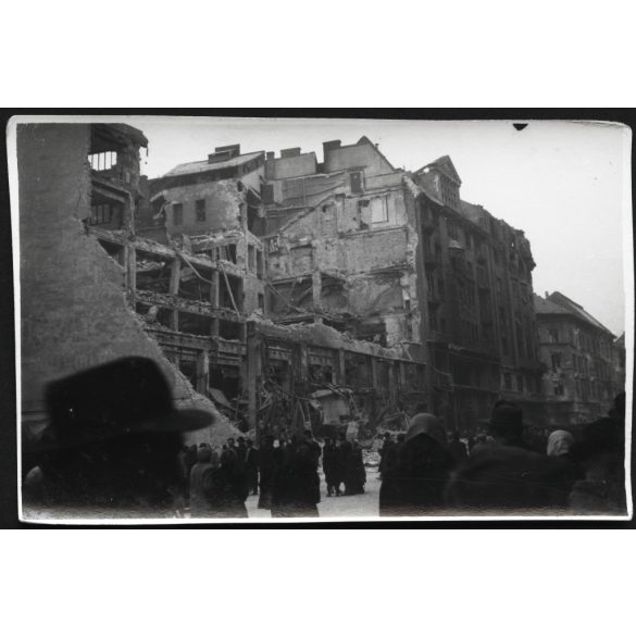 A Magyar Divatcsarnok romjai, Budapest, forradalom, ötvenhat, VII. kerület, Rákóczi út 70,  kommunizmus, 1956, 1950-es évek,  Eredeti fotó, papírkép.  