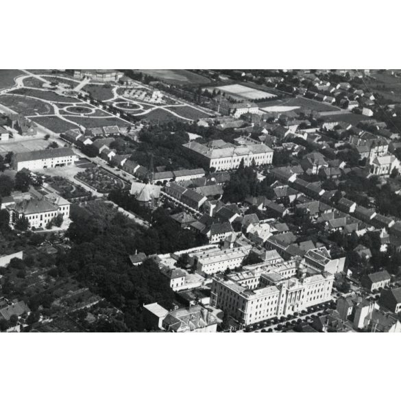 Légi felvétel, Kaposvár, Kaposvár látképe repülőről, Magyar Királyi Légügyi Hivatal, 1936, 1930-as évek, Horthy-korszak, Eredeti fotó, hátulján feliratozott, pecséttel jelzett papírkép.  