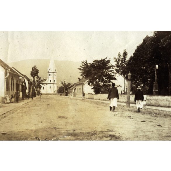 Főutca ruszin parasztokkal, Szolyva, Kárpátalja, templom, 1900-as évek, monarchia, helytörténet, Eredeti fotó,  papírkép, középen szakadás, hátulja foltos.   