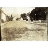 Főutca ruszin parasztokkal, Szolyva, Kárpátalja, templom, 1900-as évek, monarchia, helytörténet, Eredeti fotó,  papírkép, középen szakadás, hátulja foltos.   