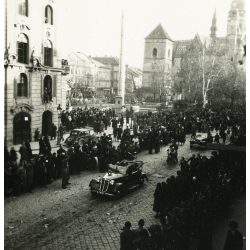   Ünnepi felvonulás, Kassa, Felvidék, gépkocsi, motorkerékpár, jármű, közlekedés, Horthy-korszak, helytörténet, Eredeti fotó,  papírkép.   