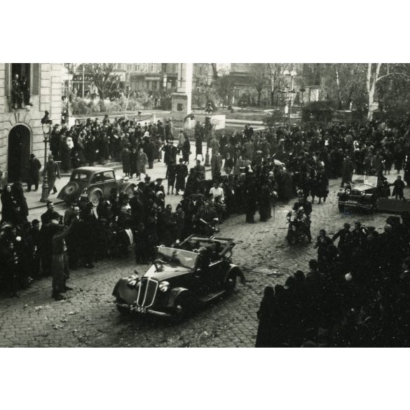 Ünnepi felvonulás, Kassa, Felvidék, gépkocsi, motorkerékpár, jármű, közlekedés, Horthy-korszak, helytörténet, Eredeti fotó,  papírkép.   