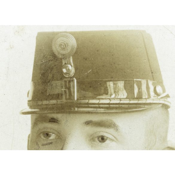 Nagyobb méret, Papp műterem, magyar katona huszár egyenruhában, sapkajelvény, retusált bajusz,  helytörténet, monarchia, 1890-es évek, Eredeti kabinetfotó.  