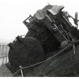 Mozdony (Henschel & Sohn GmbH) baleset, Budapest, Ferencváros, Gubacsi rendező pályaudvar, vasút, jármű, közlekedés, különös, 1967. 10. 26, 1960-as évek, szocializmus,   Eredeti fotó, papírkép.  