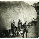 Magyar katonák megfigyelő ballonnal, korai „légierő”, légjáró csapatok fegyvernemi jelvénye, egyenruha, 1. világháború, 1910-es évek, monarchia, Eredeti fotó, papírkép.  