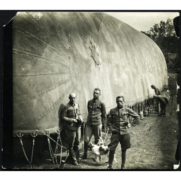 Magyar katonák megfigyelő ballonnal, korai „légierő”, légjáró csapatok fegyvernemi jelvénye, egyenruha, 1. világháború, 1910-es évek, monarchia, Eredeti fotó, papírkép.  
