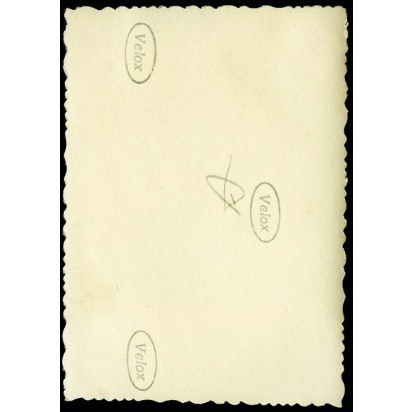 Díszmagyarba öltözött arisztokrata nők felvonulása a Fő utcán, Kassa, Felvidék, magyar zászlók, horogkeresztes német náci zászlók, magyar katona,  bevonulás, egyenruha, 2. világháború, Horthy-korszak, helytörténet, Eredeti fotó,  papírkép.