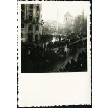 Bevonuló magyar honvédek, Kassa, Felvidék, lovas katona, ágyú, fegyver, horogkeresztes náci zászlók, egyenruha, 2. világháború, egyenruha, Horthy-korszak, helytörténet, Eredeti fotó,  papírkép.   