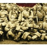 Schaffer Ármin fényképész, Budapest, magyar katonák puskákkal, egyenruha, szemüveg, Kunszentmiklósra címezve, 1. világháború, monarchia, 1915, 1910-es évek, helytörténet, Eredeti fotó, hátulján feliratozott  papírkép.