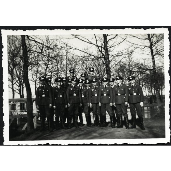 Német katonák, tisztek náci német egyenruhában, 2. világháború, Horthy-korszak, 1939, 1930-as évek, Eredeti fotó,  hátulján feliratozott papírkép.   