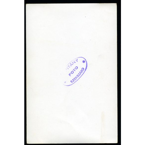 Kapitány foto, Szekszárd, elsőáldozó fiú, ünneplő ruhában, egyház, vallás, 1960-as évek, szocializmus, Eredeti fotó, hátulján pecséttel jelzett papírkép.  