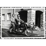 Apa fiával, Pannonia TL 250 motorkerékpár, jármű, közlekedés, szocializmus, 1960-as évek, Eredeti fotó,  papírkép. 