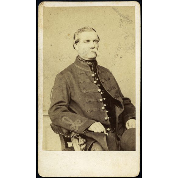 Borsos és Doctor műterme Pest (Budapest), elegáns bajuszos férfi, úr magyaros ruhában,  monarchia, 1860-as évek, Eredeti CDV, vizitkártya.  