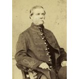 Borsos és Doctor műterme Pest (Budapest), elegáns bajuszos férfi, úr magyaros ruhában,  monarchia, 1860-as évek, Eredeti CDV, vizitkártya.  