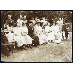   Tiszti tenisz pálya, Munkács, Kárpátalja, magyar katonák egyenruhában, úri társaság, elegáns, nők, 1. világháború,, monarchia, 1910-es évek. Eredeti fotó, hátulján feliratozott papírkép.  