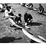 Szendrő István jelzetlen fotónegatívja, robbanómotoros modell repülőgép verseny  Ferihegy, Budapest, repülőgép, sport,  Horthy-korszak, 1943. szeptember 17, 1940-es évek,  Horthy-korszak, Eredeti nagyméretű fotó negatív! 
