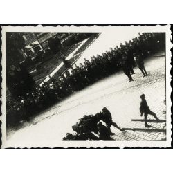   Magyar honvédek bevonulása, Kassa, Felvidék, üzletek, feliratok, kirakatok, lovas katona, egyenruha, 2. világháború, Horthy-korszak, helytörténet, 1938, 1930-as évek, Eredeti fotó,  papírkép. 