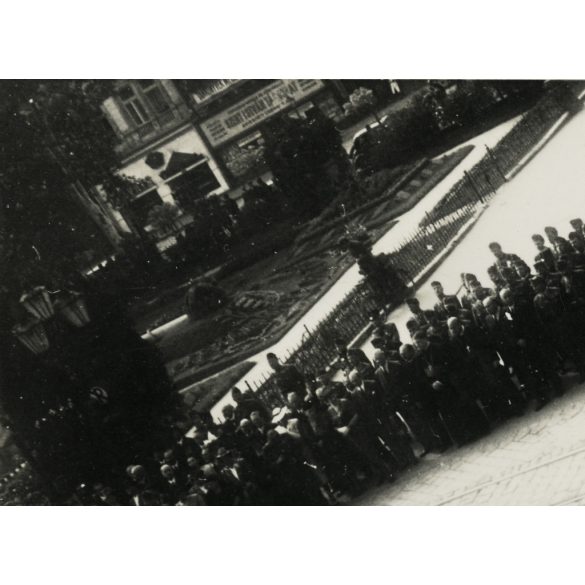 Magyar honvédek bevonulása, Kassa, Felvidék, üzletek, feliratok, kirakatok, lovas katona, egyenruha, 2. világháború, Horthy-korszak, helytörténet, 1938, 1930-as évek, Eredeti fotó,  papírkép. 