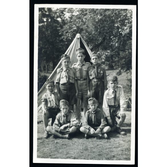 Cserkészek a sátor előtt, egyenruha, nyári tábor, 2. világháború, Horthy-korszak, 1940-es évek, Eredeti fotó, papírkép.  