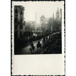 Magyar honvédek bevonulása,  Kassa, Felvidék, lovas katona, egyenruha, horogkeresztes náci zászlók, helytörténet, Horthy-korszak, 2. világháború, 1938, 1930-as évek. Eredeti fotó,  papírkép.  