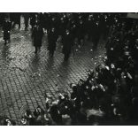 Magyar honvédek bevonulása,  Kassa, Felvidék, ünneplő polgárok menete, horogkeresztes náci zászlók, helytörténet, Horthy-korszak, 2. világháború, 1938, 1930-as évek. Eredeti fotó,  papírkép.  