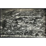 Nagyobb méret, Szombathely részletgazdag látképe, légifotó, Magyar Királyi Légügyi Hivatal, helytörténet, 1936, 1930-as évek, Horthy-korszak, Eredeti fotó, pecséttel jelzett papírkép, szélei hiányosak. 