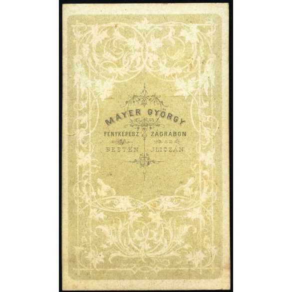 Mayer György műterme, Pest (Budapest), elegáns nő különös főkötőben,  monarchia, 1860-es évek, Eredeti CDV, vizitkártya fotó. 