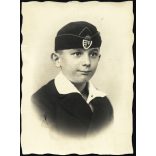 Iskolás fiú egyensapkában, magyar címer, 1930, 1930-as évek, Horthy-korszak, Eredeti fotó, papírkép. 