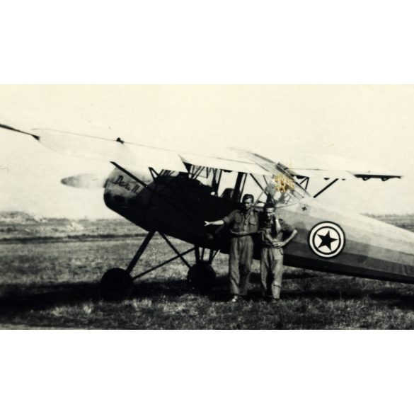 Zámolyi M 28 Daru II  magyar gyártmányú repülőgép, mindössze néhány darab készült belőle, Szentes, pilóta, jármű, közlekedés, aviatika, 1951, 1950-es évek, kommunizmus, Eredeti fotó, papírkép. 