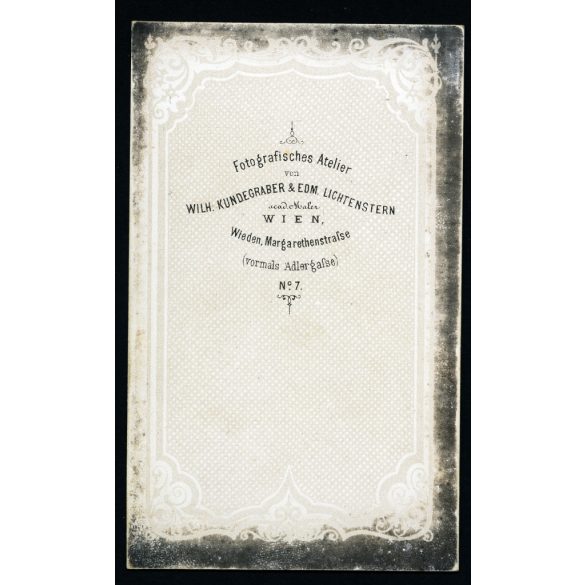 Kundegraber & Lichtenstern műterem, Bécs,  elegáns bajuszos-szakállas férfi portréja, magyaros ruha, csizma, monarchia, 1880-as évek, Eredeti CDV, vizitkártya fotó, foltos. 
