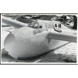 A HA-5066 lajstromjelű DFS Kranich ll. vitorlázó repülőgép Farkashegyen. Budapest, ezzel a géppel repült Méray-Horváth Róbert Farkashegyről – Nándorfehérvárra (Belgrád) 1943 nyarán, aviatika, jármű, közlekedés, 1950-es évek, kommunizmus, Eredeti fotó