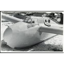  A HA-5066 lajstromjelű DFS Kranich ll. vitorlázó repülőgép Farkashegyen. Budapest, ezzel a géppel repült Méray-Horváth Róbert Farkashegyről – Nándorfehérvárra (Belgrád) 1943 nyarán, aviatika, jármű, közlekedés, 1950-es évek, kommunizmus, Eredeti fotó