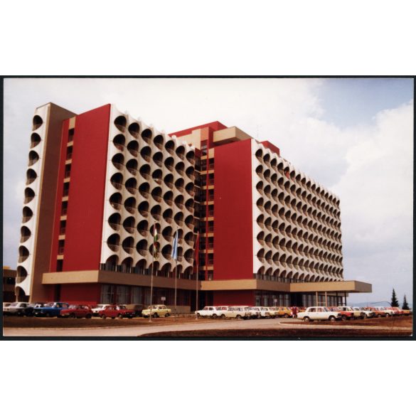 Modern szálloda, Balatonszéplak felső, Siófok, Hotel Ezüstpart, Balaton, 1980-as évek, szocializmus, Eredeti fotó, papírkép.   méret megközelítőleg (centiméterben): 9 x 14 Használt! Eredeti nagyítás! 